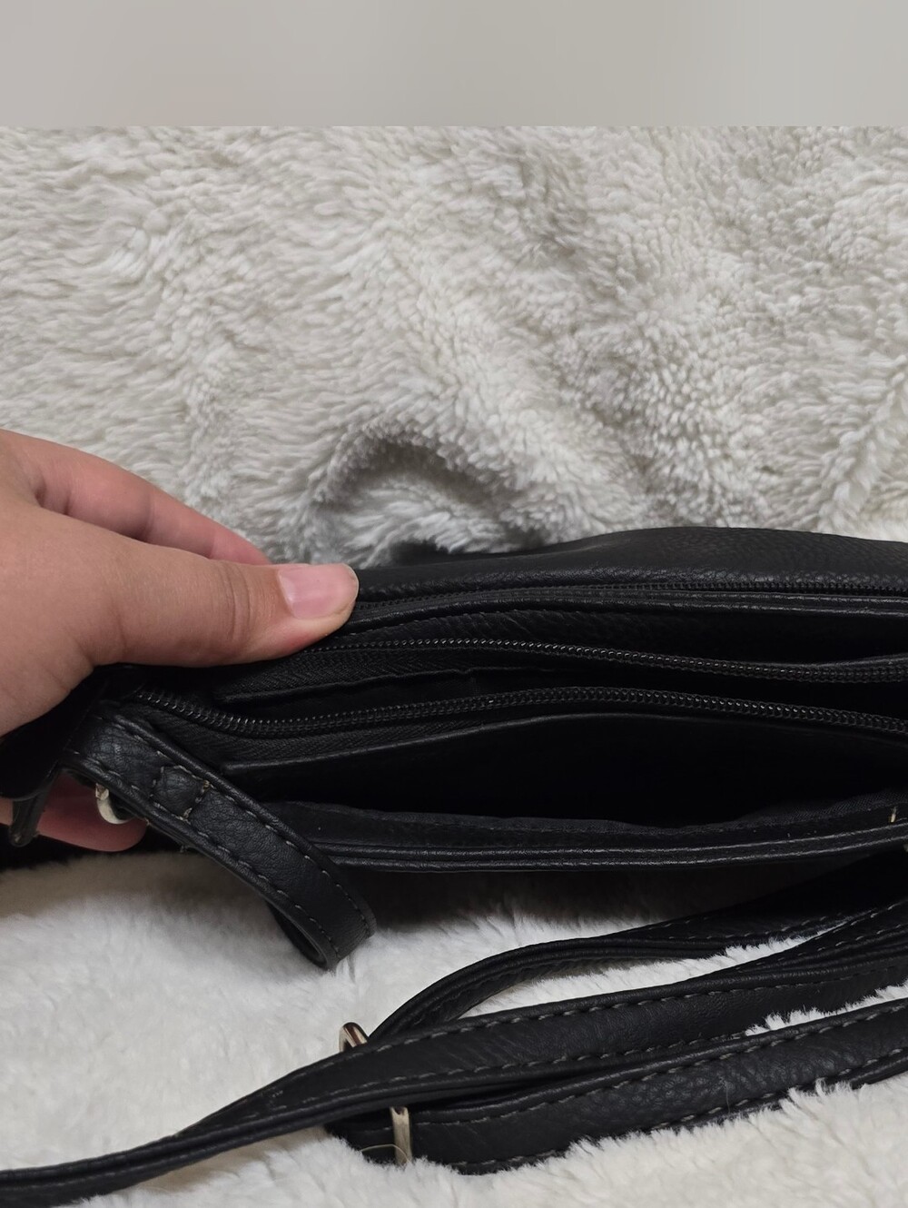 Everyday Black Leather Crossbody Bag with Front Zip Pocket - Picture 5 of 6